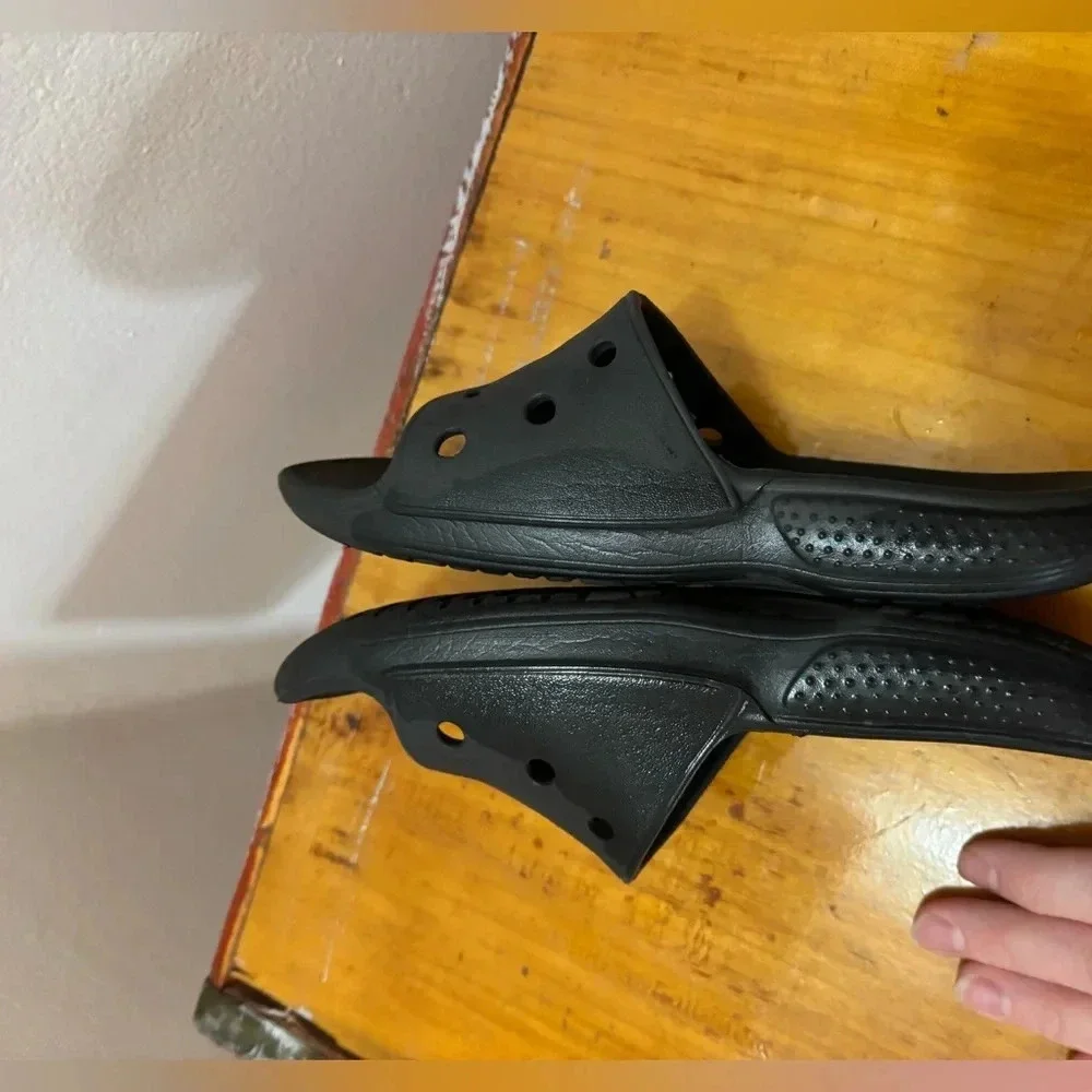 Black crocks J2
